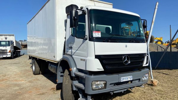 Used 2010 Mercedes Benz - Axor 1823