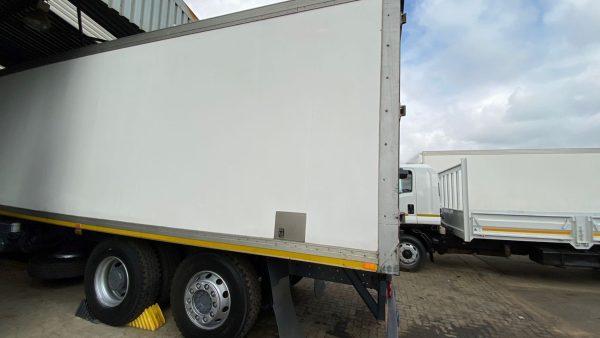 Used 2010 Mercedes Benz Axor 2528 Van Body