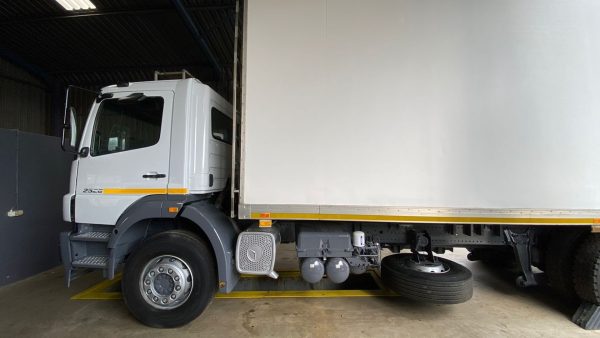 Used 2010 Mercedes Benz Axor 2528 Van Body