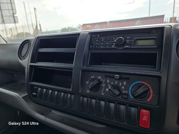 Used 2016 Hino300 915 LWB Automatic Truck - Image 10
