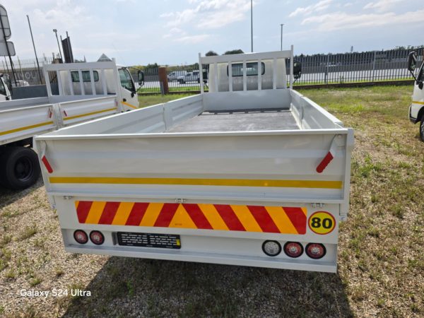 Used 2016 Hino300 915 LWB Automatic Truck - Image 5