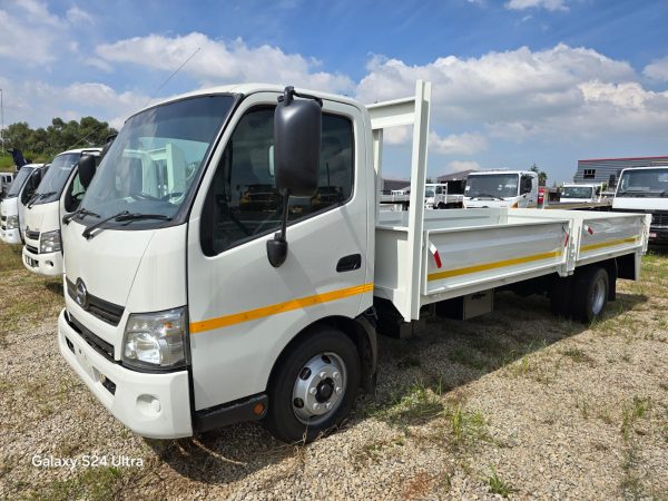 Used 2016 Hino300 915 LWB Automatic Truck - Image 4