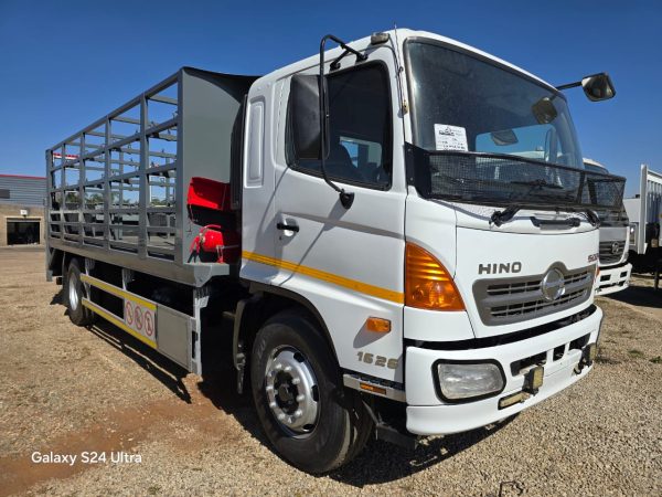 Used 2016 Hino 500 1626 LWB Gas Body Truck