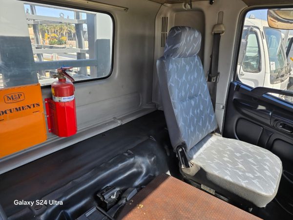 Used 2016 Hino 500 1626 LWB Gas Body Truck - Image 13