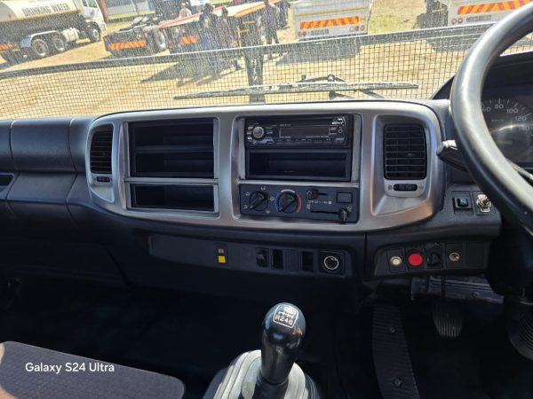 Used 2016 Hino 500 1626 LWB Gas Body Truck - Image 12