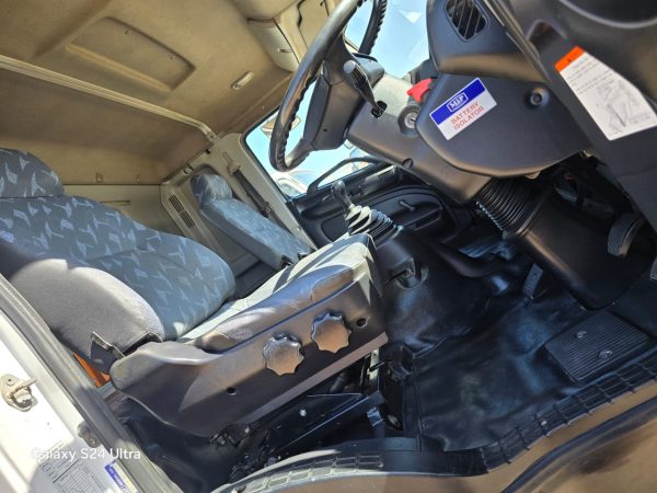 Used 2016 Hino 500 1626 LWB Gas Body Truck - Image 10