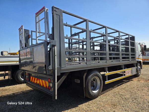Used 2016 Hino 500 1626 LWB Gas Body Truck - Image 9