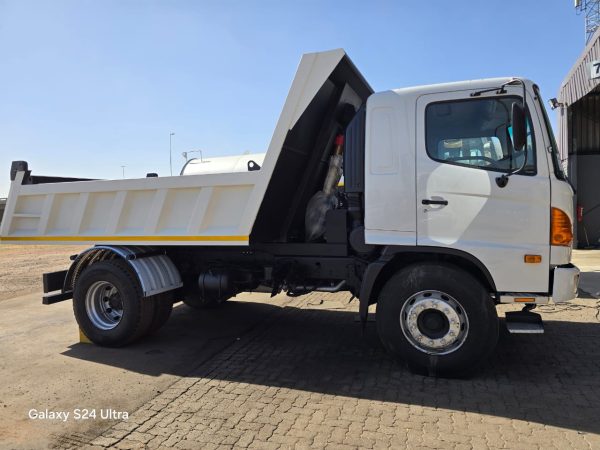 Used 2012 Hino 500 6Cube Tipper Truck