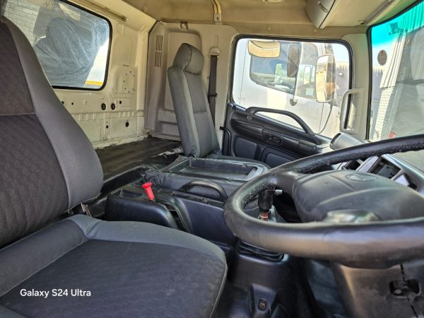 Used 2012 Hino 500 6Cube Tipper Truck - Image 9