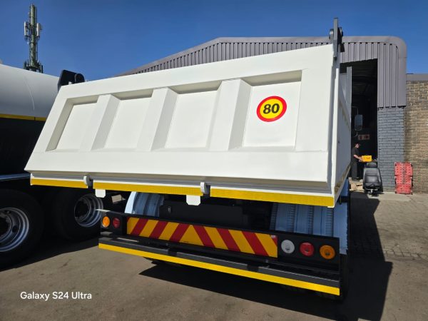 Used 2012 Hino 500 6Cube Tipper Truck - Image 6