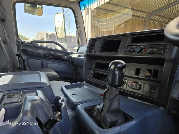 Used 2008 Hino 700 18000L Water Tanker Truck - Image 9