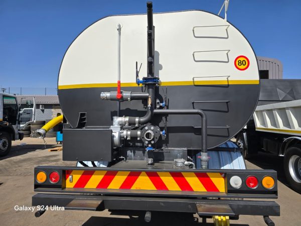 Used 2008 Hino 700 18000L Water Tanker Truck - Image 6