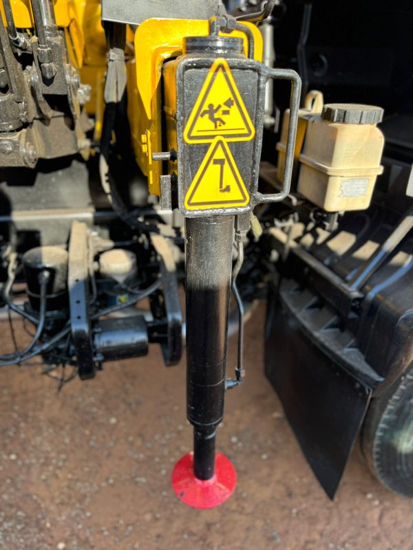UD80 DROP+HYVA HB107 CRANE - Image 9