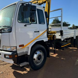 UD80 DROP+HYVA HB107 CRANE