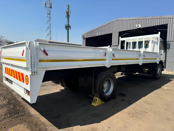 UD 100 DROPSIDE TRUCK - Image 7