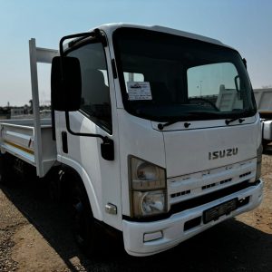 NPR 400 4 TON DROPSIDE TRUCK