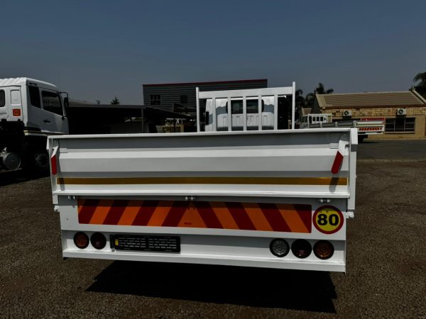 NPR 400 4 TON DROPSIDE TRUCK - Image 5