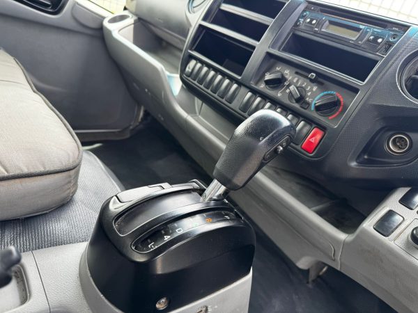 300 915 DROPSIDE TRUCK AUTOMATIC - Image 2