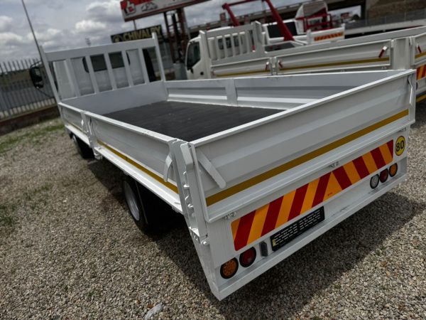 300 915 DROPSIDE TRUCK AUTOMATIC - Image 5