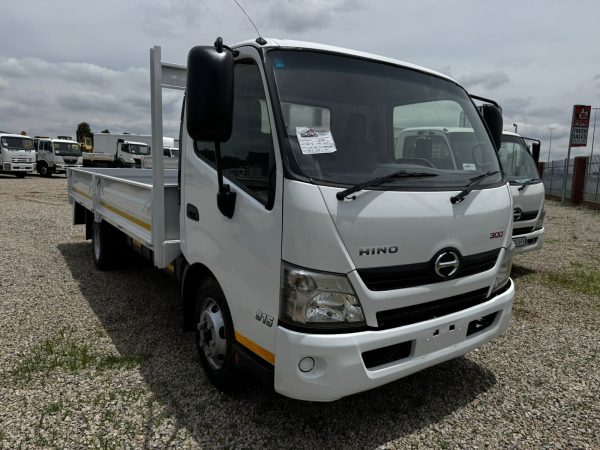 300 915 DROPSIDE TRUCK AUTOMATIC