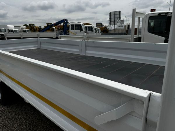 300 915 DROPSIDE TRUCK AUTOMATIC - Image 7