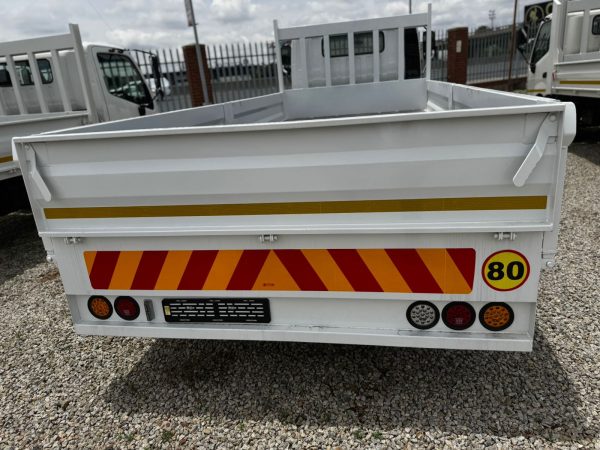 300 915 DROPSIDE TRUCK AUTOMATIC - Image 10