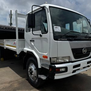 NISSAN UD 90 DROPSIDE