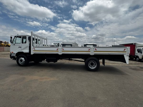 NISSAN UD 90 DROPSIDE - Image 15