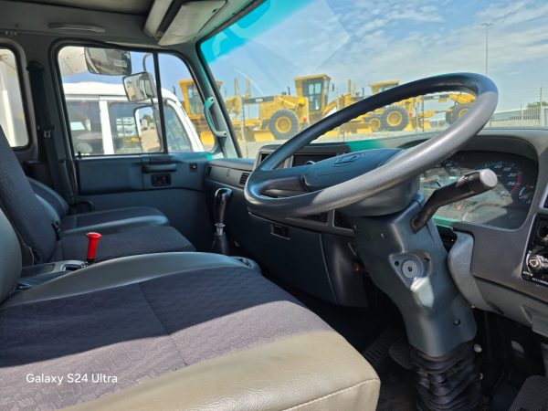 NISSAN UD 90 VAN BODY - Image 4