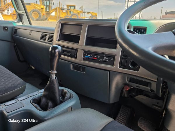 NISSAN UD 90 VAN BODY - Image 6