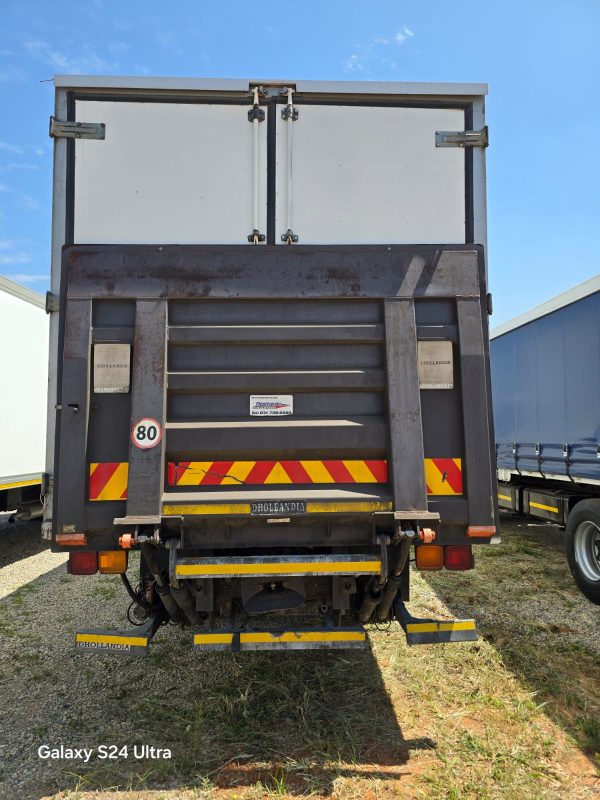 NISSAN UD 90 VAN BODY - Image 10