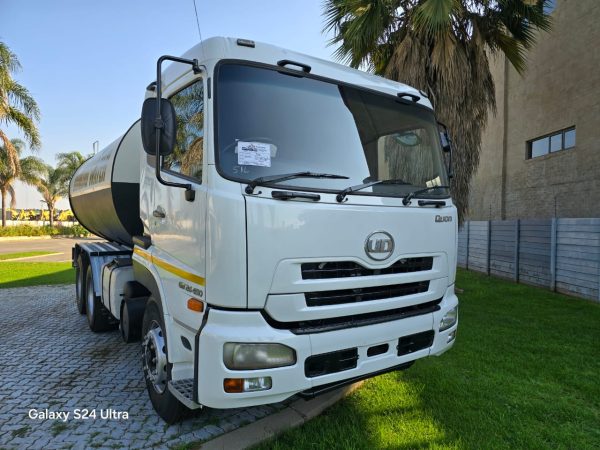 UD 26-450 WATER BOWSER 18000L - Image 2