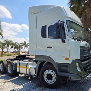 UD QUESTER HORSE 440 6X4 T/T