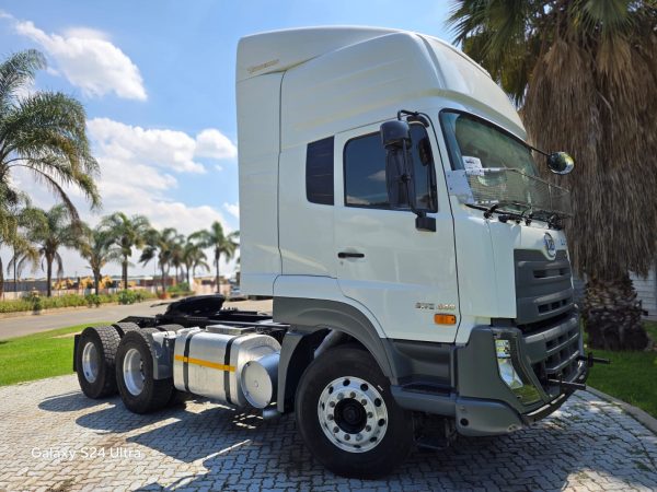 UD QUESTER HORSE 440 6X4 T/T