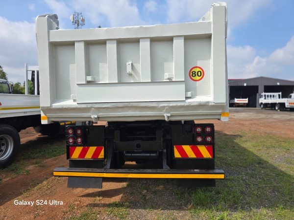 700 2841 10 CUBE TIPPER TRUCK - Image 6