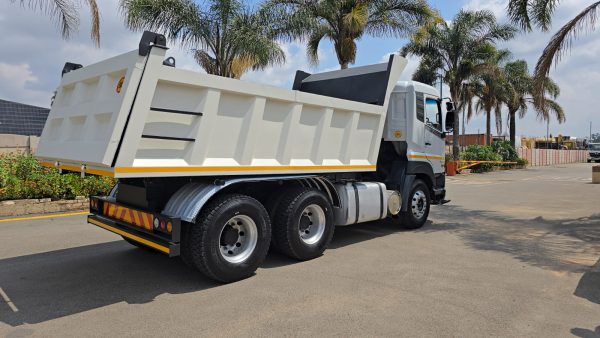QUESTER GWE 440 10 CUBE TIPPER - Image 31