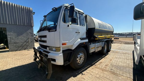 UD 18 000L WATER TANKER - Image 6