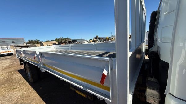 NISSAN UD 100 DROPSIDE - Image 7
