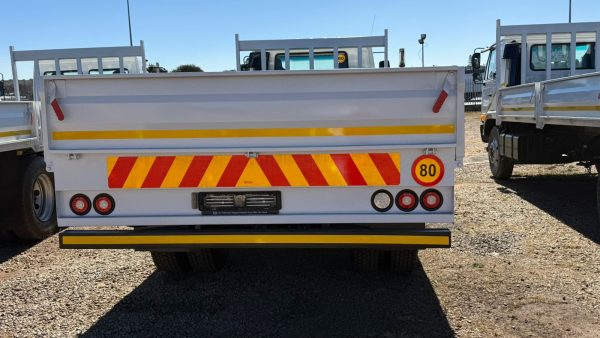 NISSAN UD 100 DROPSIDE - Image 12