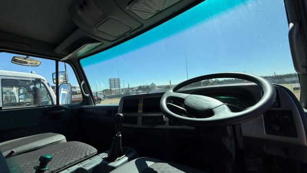 NISSAN UD 90 DROPSIDE - Image 2