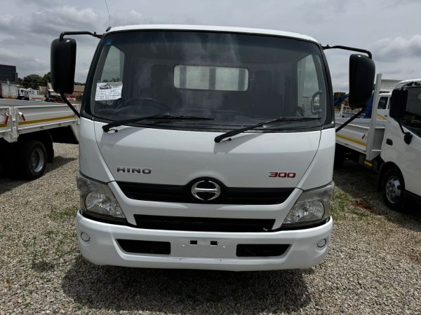 300 915 DROPSIDE TRUCK AUTOMATIC - Image 13