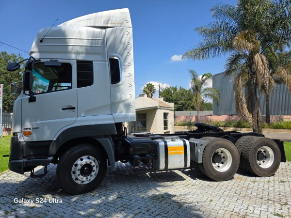 UD QUESTER HORSE 440 6X4 T/T - Image 17
