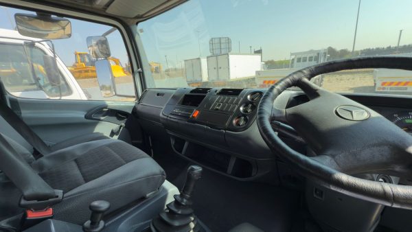 2004 MERC BENZ 1317 DROPSIDE TRUCK - Image 8