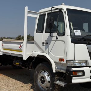 2014 NISSAN UD 80 DROPSIDE TRUCK