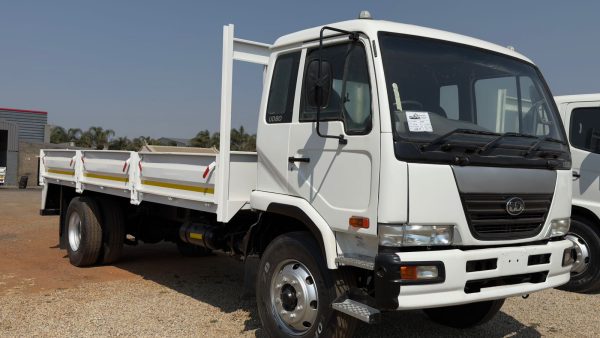 2014 NISSAN UD 80 DROPSIDE TRUCK