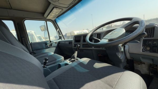 2014 NISSAN UD 80 DROPSIDE TRUCK - Image 12