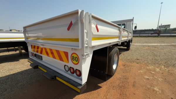 2014 NISSAN UD 80 DROPSIDE TRUCK - Image 6