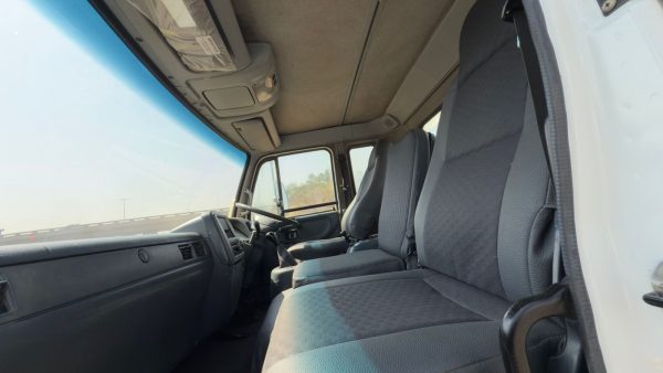 2014 NISSAN UD 80 DROPSIDE TRUCK - Image 5