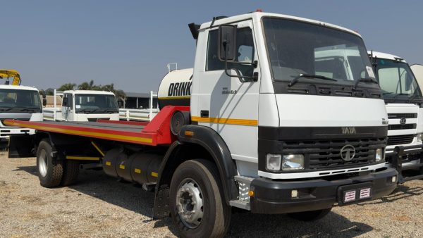 2021 TATA 1518 ROLLBACK