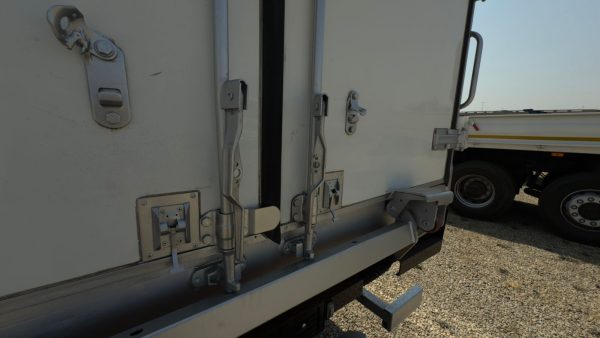 2021 NISSAN UD KUZER PKE150 REEFER TAILLIFE TRUCK - Image 7